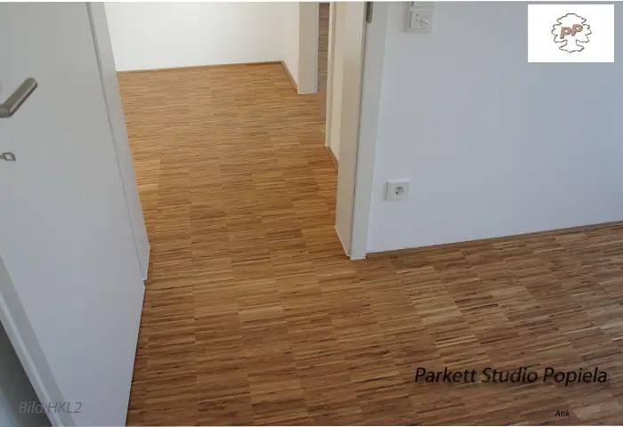 Durchgehendes Muster an einer Raumecke