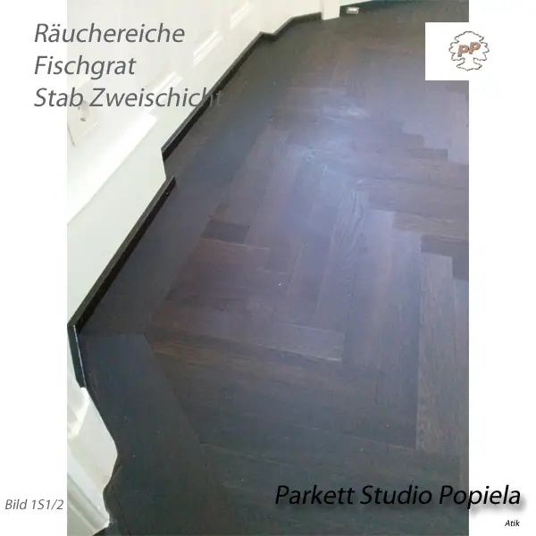 Der umlaufende Fries folgt der abgewinkelten Raumkontur