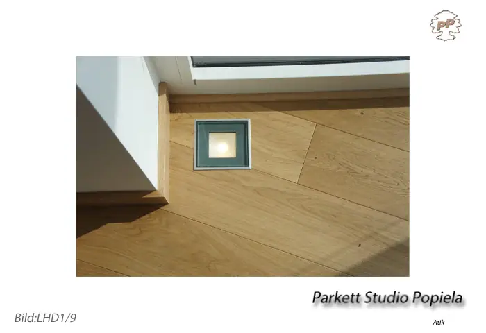 Boden und Treppe am gewendelten Podest