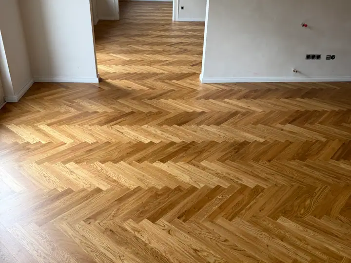Fischgrätboden neu geschliffen